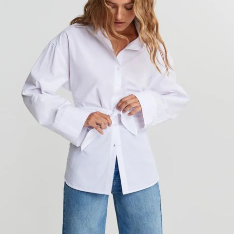 Gina Tricot Hvit bluse med sløyfe str 42