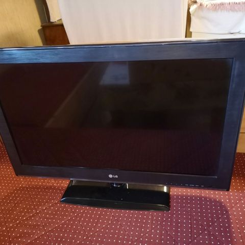 32" LG LCD-TV fra 2012