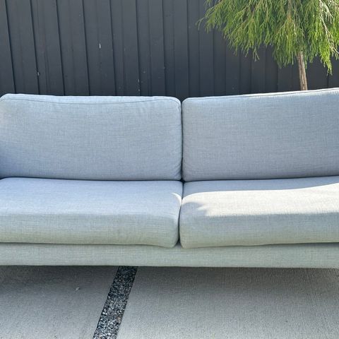 Fin sofa selges