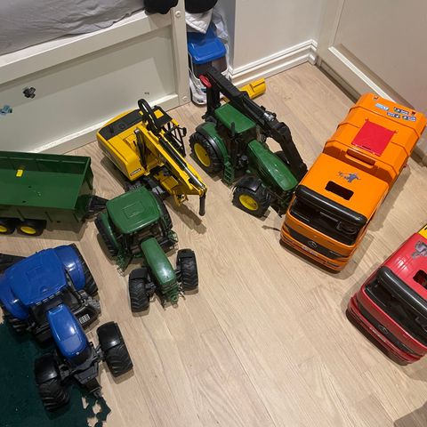 Bruder traktor og lastebil