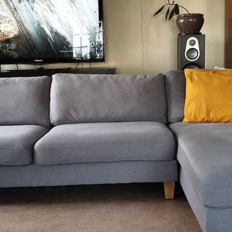 Kjempefin sofa med sjeselong!