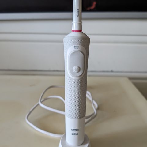 Ryddesalg! Electric toothbrush Braun Oral-B