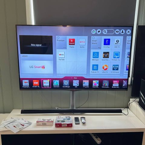 LG SMART TV 55 med benk  og lydplanke