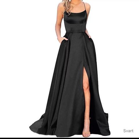 Lang svart kjole