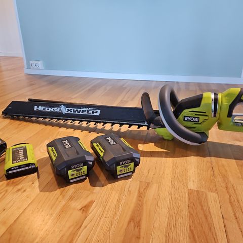 Ryobi 36V 65 cm hekksaks med 2 stk 2.0 Ah batteri