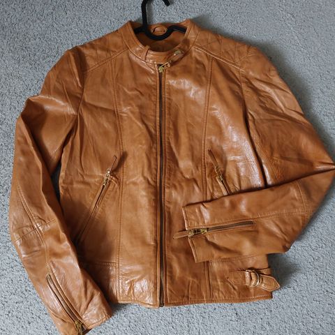 Massimo Dutti skinnjakke str S - cognac farge