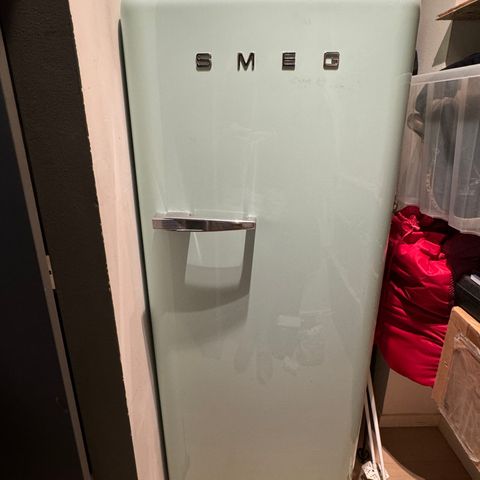 SMEG Fab28 kjøleskap med fryser