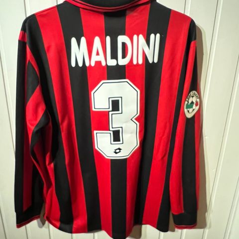 Vintage AC Milan lang ermet fotballdrakt 1997-98 - Maldini 3
