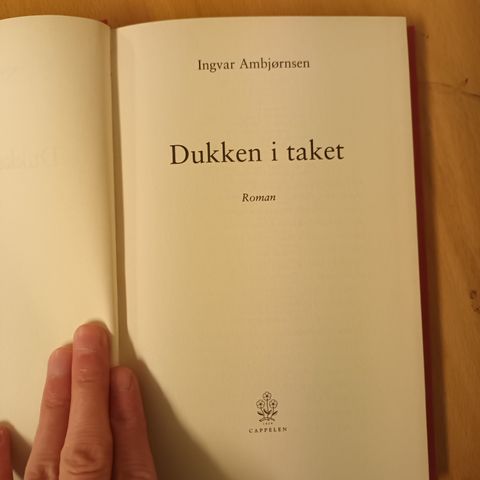 Dukken i taket-Ingvar Ambjørnsen