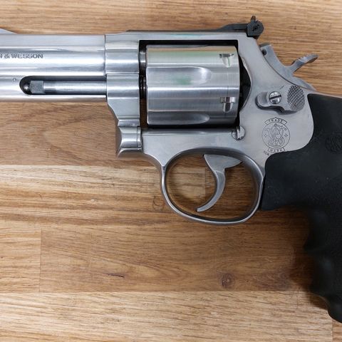 Smith & Wesson 686-4 4" 357 magnum