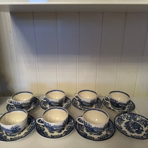 English Ironstone tableware Old Willow