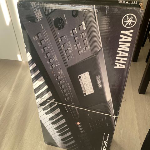Yamaha PSR-e463 Keyboard - lite brukt