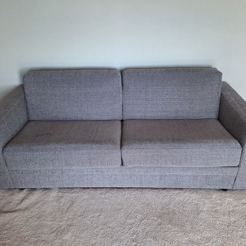 (Reservert) Lite brukt og meget god sovesofa / 3-seters sofa