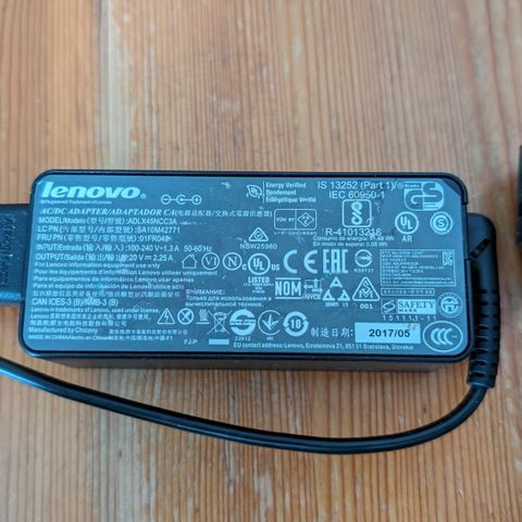 Ryddesalg! Used Lenovo laptop charger