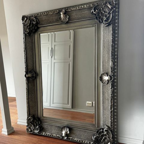 Dekorativt speil
