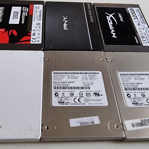 128GB SATA SSD disker selges