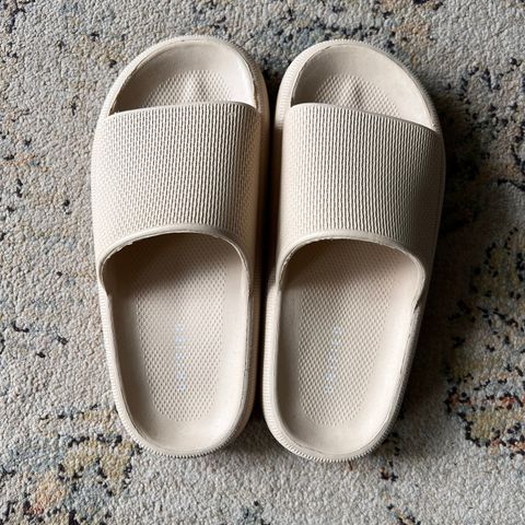 Unified slippers / tøfler