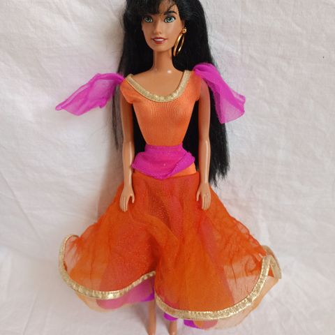 Vintage Esmeralda Barbie dukke