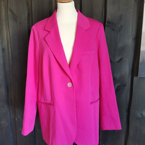 Ny rosa blazer fra H&M i str L