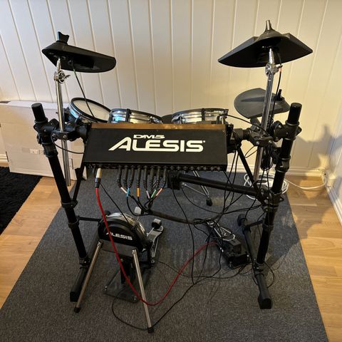 Alesis DM5 selges -dobbel bass