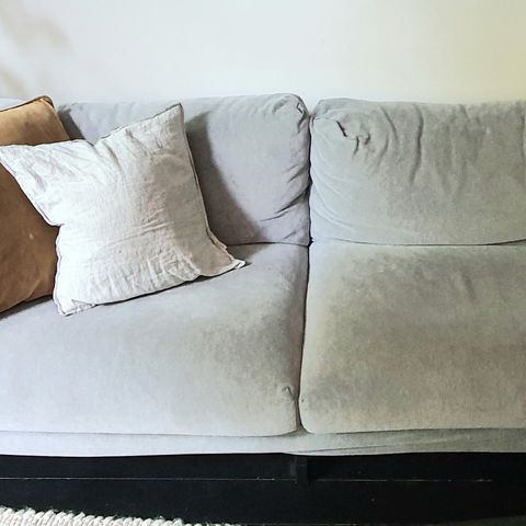 Treseters sofa til salgs