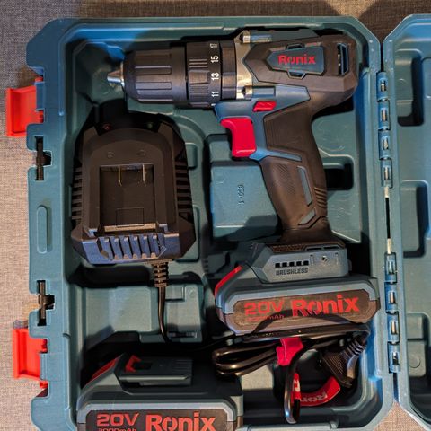 Ronix Bor/skrutrekker Børsteløs 20V med 2 batterier