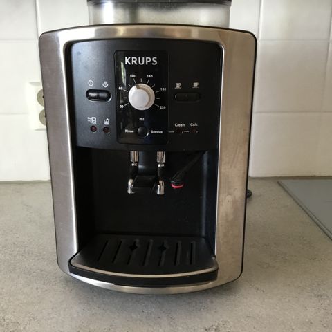 Krups kaffemaskin med kvern til salgs