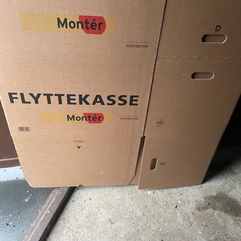 Flyttekasser