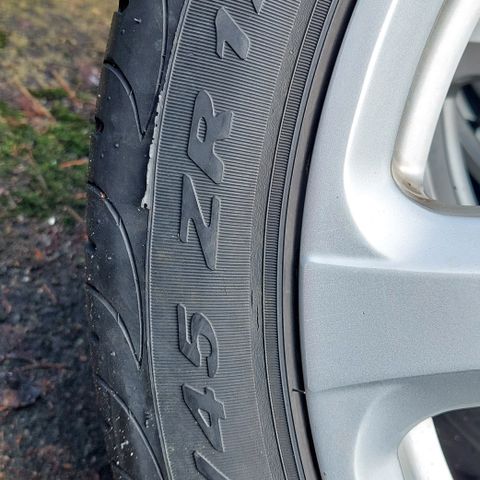 Pirelli sommerdekk på felger  215/45-17