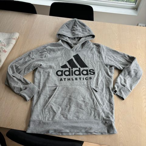 Adidas hettegenser