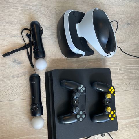 Pent brukt Ps4 og VR-briller