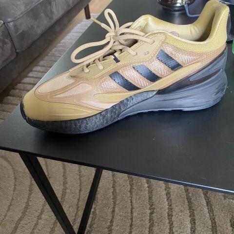 Helt ubrukt Adidas sko serie ZX