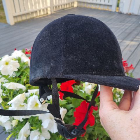 Wembley riding cap