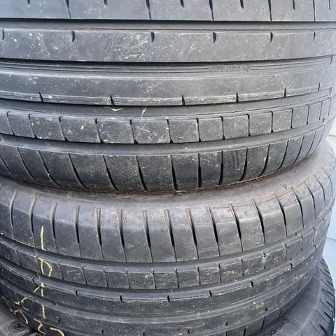 Dunlop 225/50R17.  2 stk