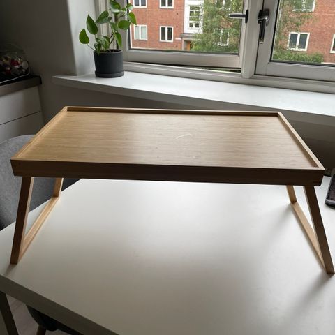 Bed table