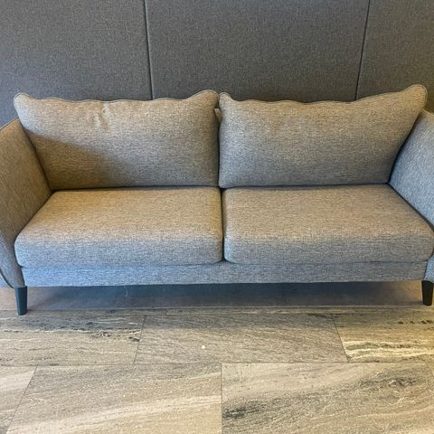 Tone rocco grey sofa skeidar