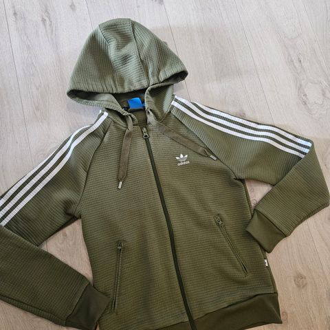 Adidas jakke str.s