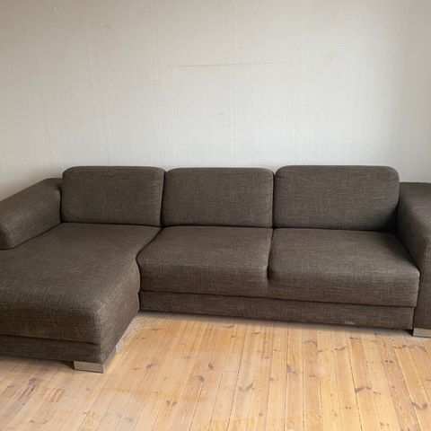 Pen og velholdt sofa - sjeselong til salgs kr 2500,-