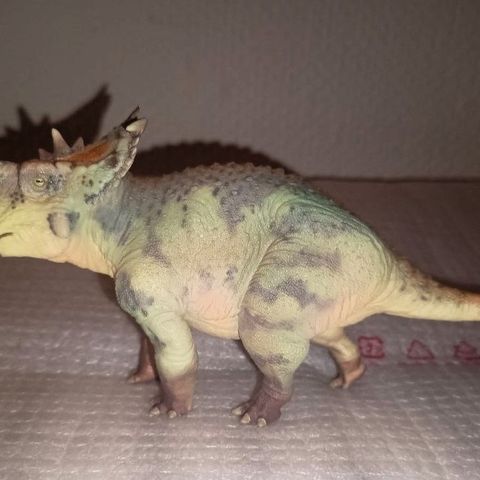 Haolonggood - Pachyrhinosaurus - Grønn versjon