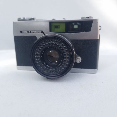 Pent Petri 7 - vintage analogt rangefinder kamera