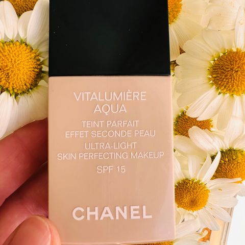 Chanel Vitalumier Aqua