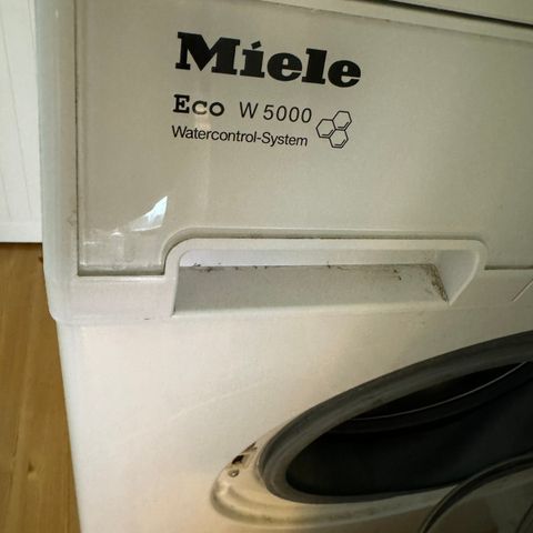 Brukt Miele vaskemaskin selges.