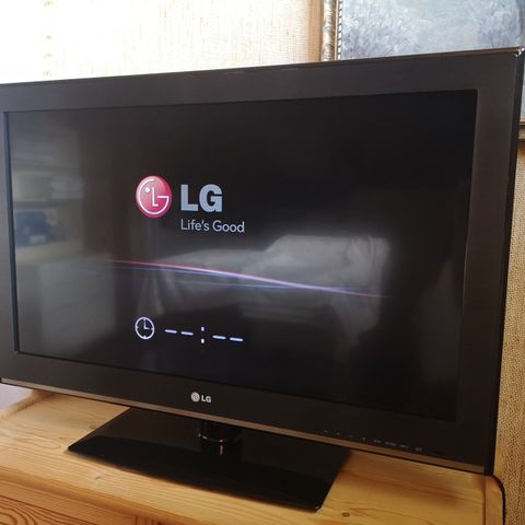 32" LG LCD-TV fra 2012
