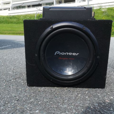 Pioneer 10" sub og forsterker