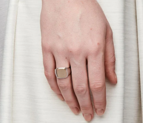 TOM WOOD JEWELLERY THE CUSHION GOLDTOP RING GULL