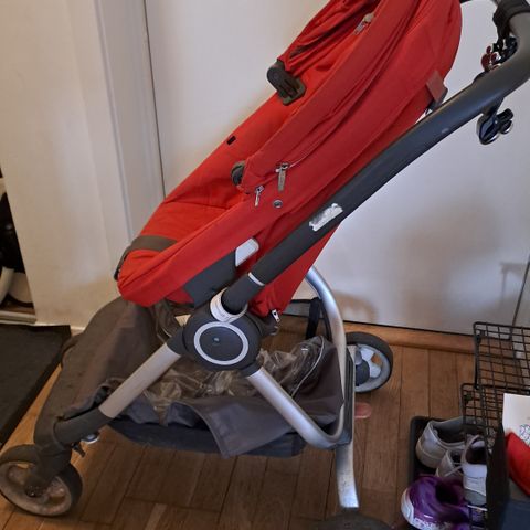 Stokke crusi barnevogn i veldig god stand