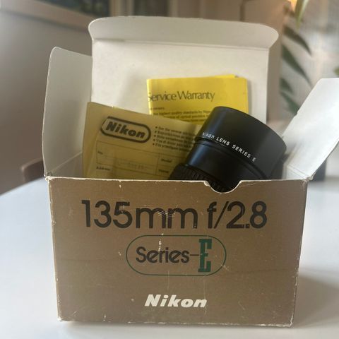Nikon 135mm f/2.8 series-E objektiv analog linse