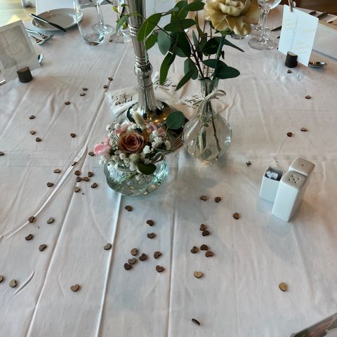 Diverse til bryllup- Vaser, bordkortholdere, små staffeli ++