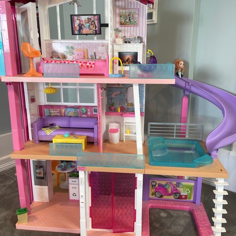 Barbie dream house