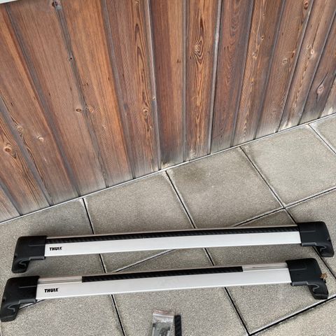 Takstativ Thule Wingbar Edge. Passer til Tesla modell S etter juli 2015 kr 900